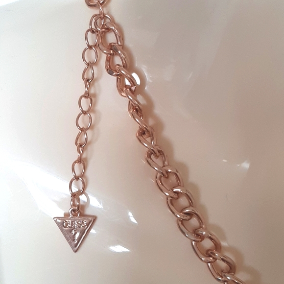 GUESS Rose Gold Tone Necklace & Clip-on Earrings Set - Adjustable Chain - Picture 4 of 9